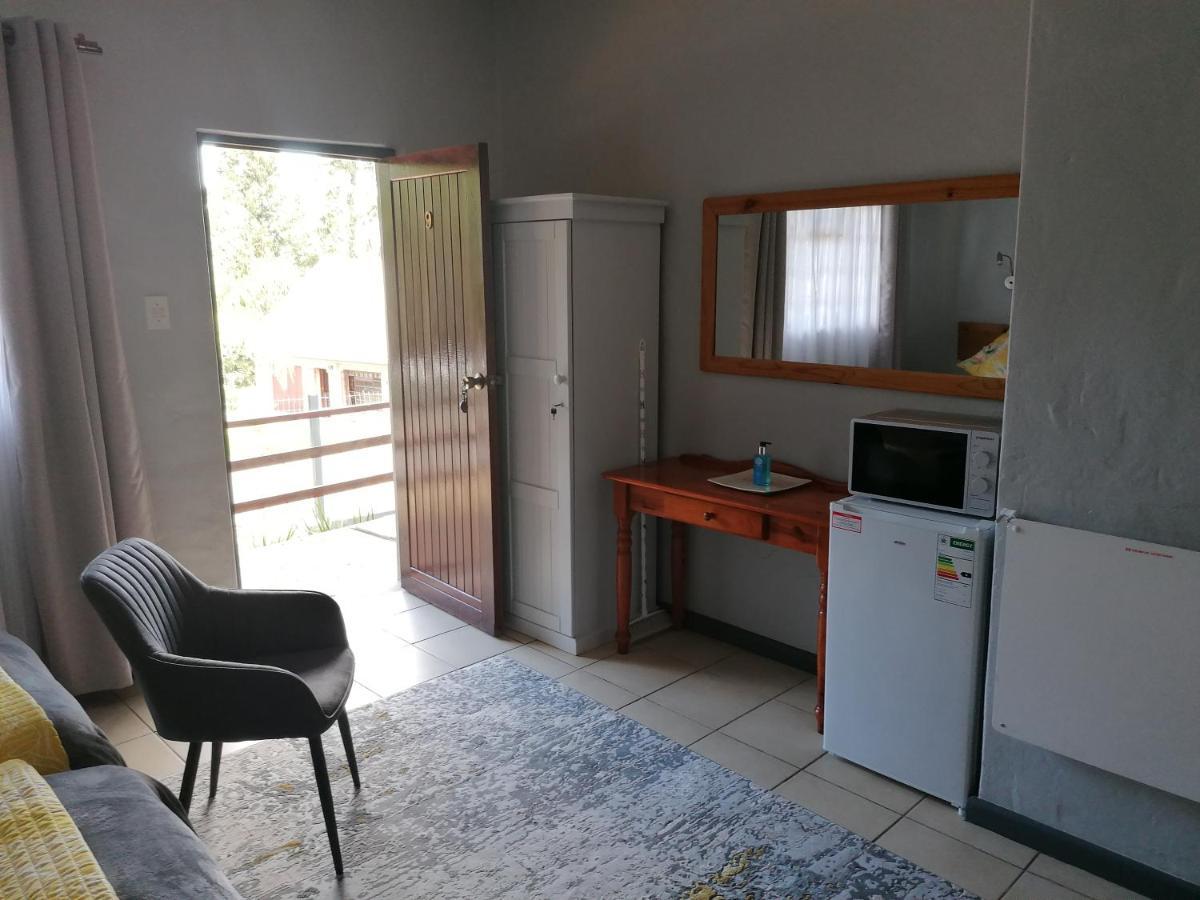 Aanhuizen Guest House Swellendam Exterior photo